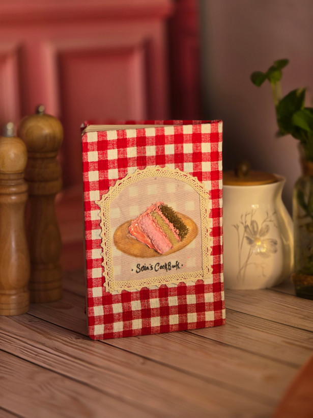 ژورنال آشپزی دستساز طرح کیک صورتی چهارخانه 🍰🧵